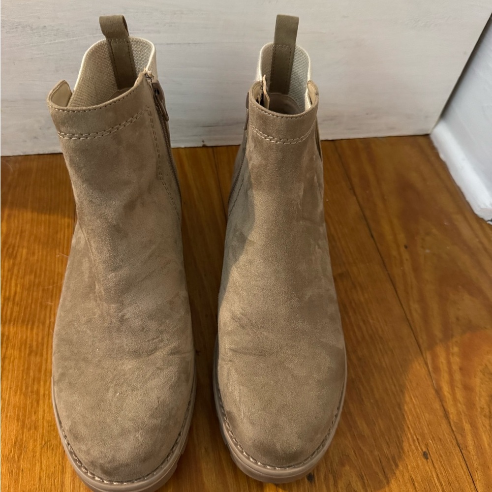 Tan Ankle Boots with Chunky Sole - Picture 4 of 5